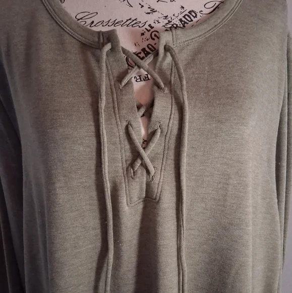 Sale NWT Tunic Blouse - Picture 2 of 11